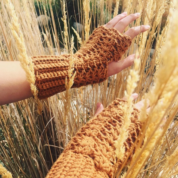 desertflower Accessories - Handmade crochet fingerless gloves